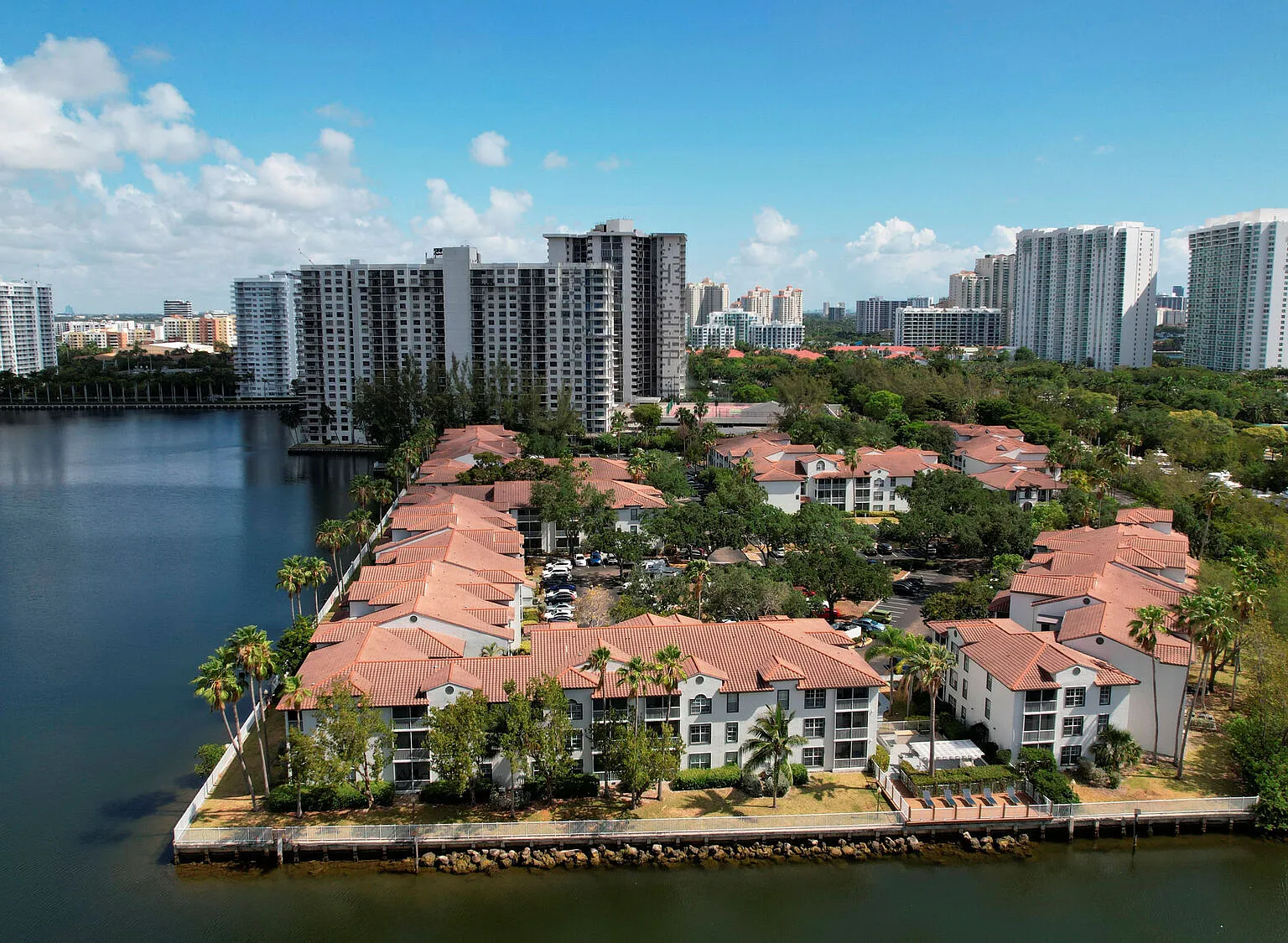 Town Aventura — Photo 3