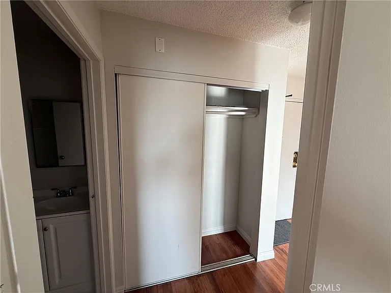 400 N Hobart Blvd #301 — Photo 17