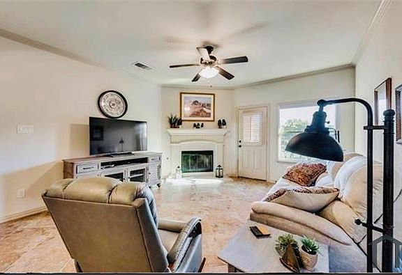 5th image of 3925 Weatherstone Dr