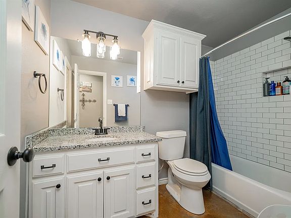 4th image of 271 Lawrence Rd #A