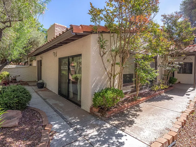 2204 Plaza Del Robles — Photo 33