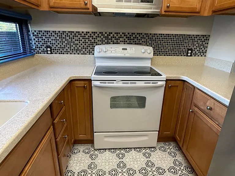 870 E Boundary St — Photo 10