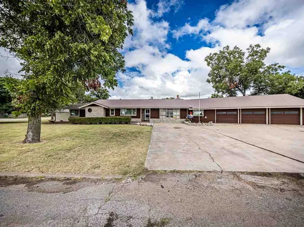 101 N 17th St, Frederick, OK 73542