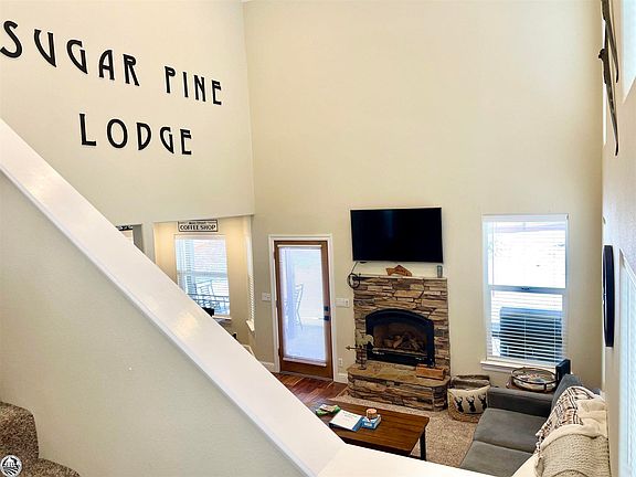 4th image of 24187 Pine Lake Dr
