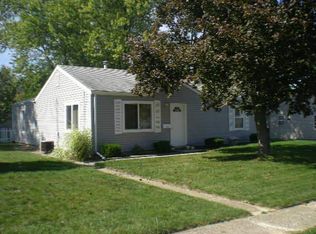 1834 Burry Circle Dr, Crest Hill, IL 60403