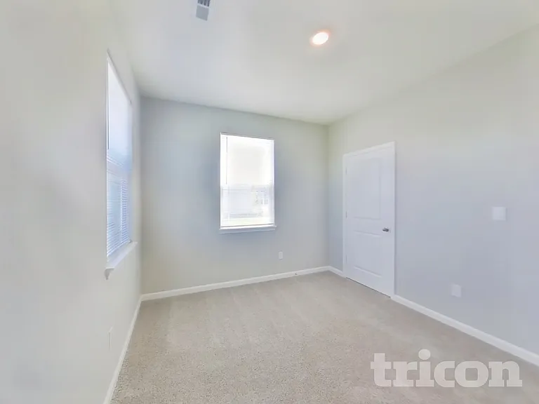 1658 Fairmount Dr — Photo 7