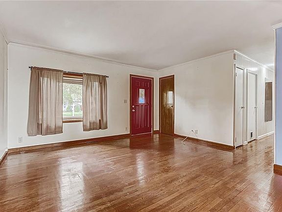 4th image of 55 Seneca Dr
