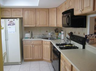 33 Cloister Ct, Old Bridge, NJ 08857