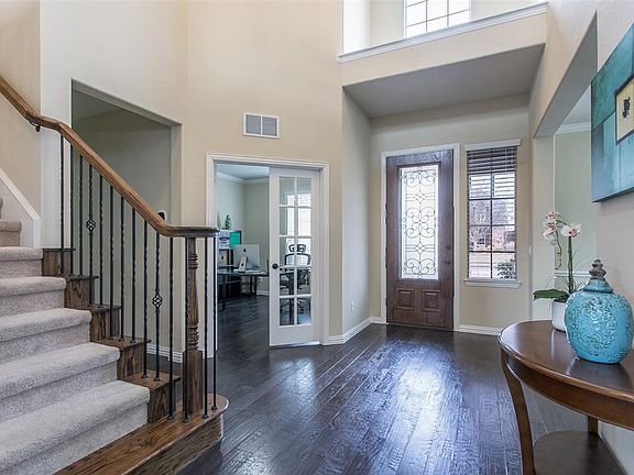 5th image of 1041 Everglades Dr