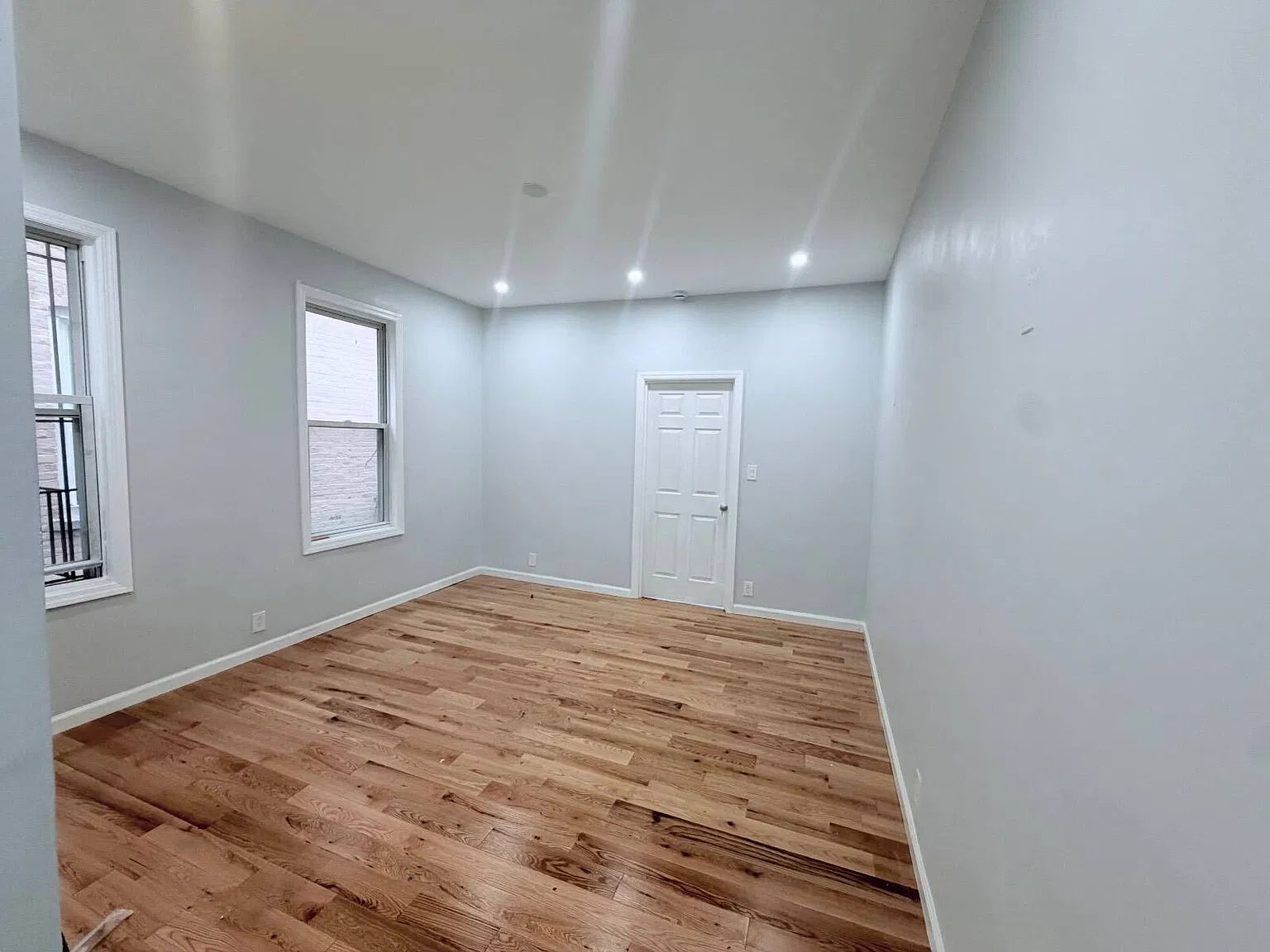 3 bed, 1.0 bath, $3,600 — Photo 1
