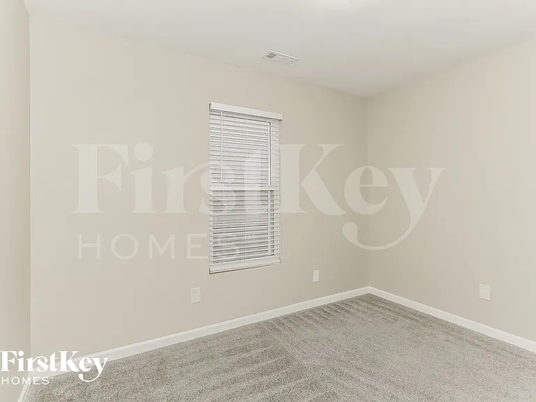 7307 Woodbourne Ln — Photo 12