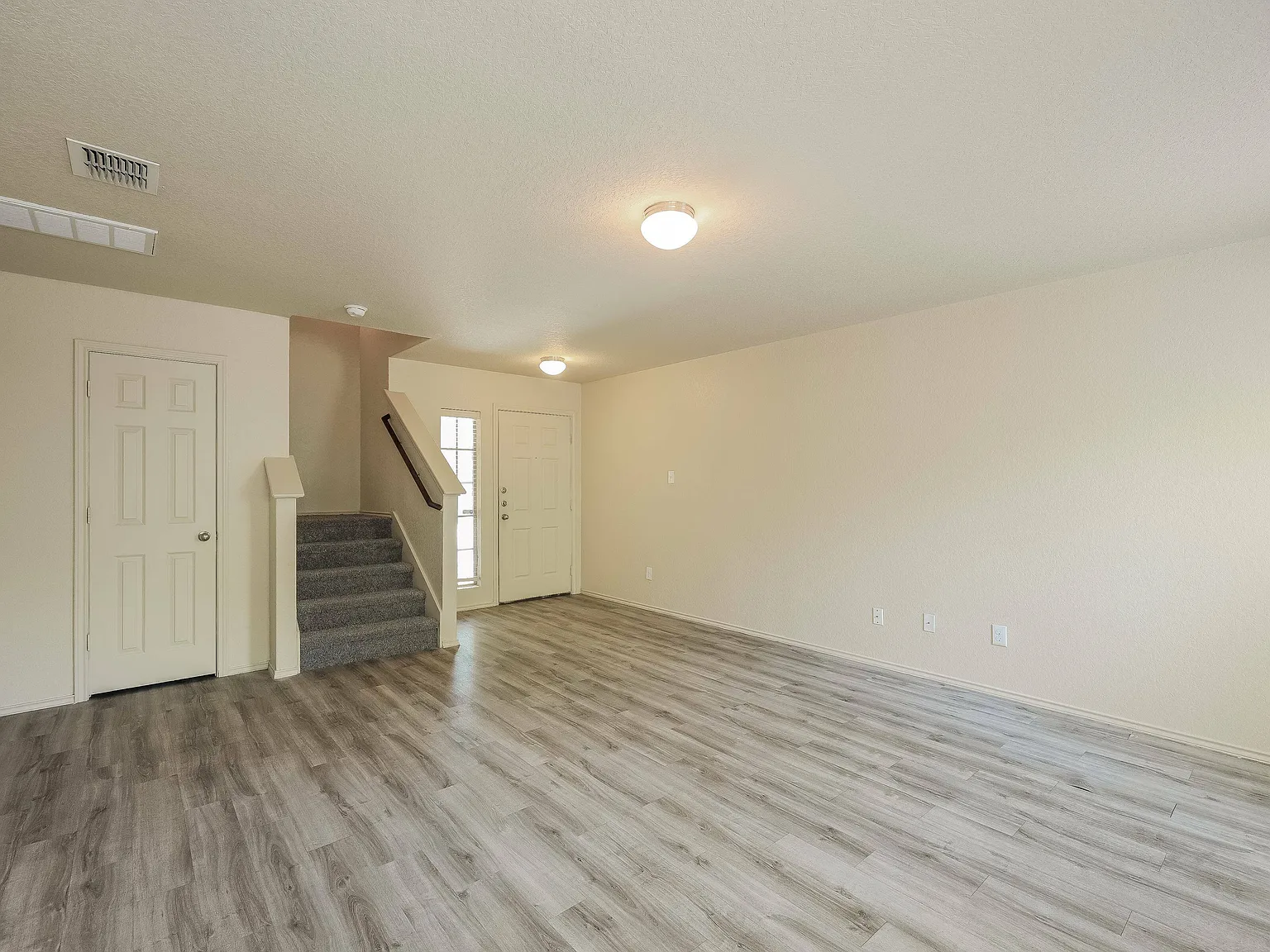 Aspen Park East — Photo 2