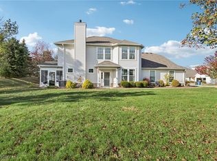 33281 Fairport Dr, Avon Lake, OH 44012
