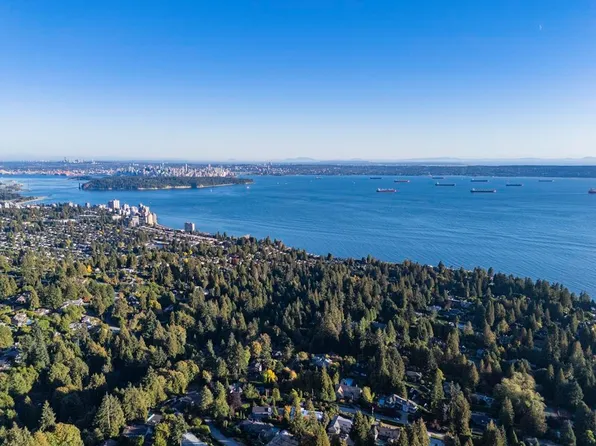 2866 Rodgers Creek Ln, West Vancouver, BC V7S 0A7
