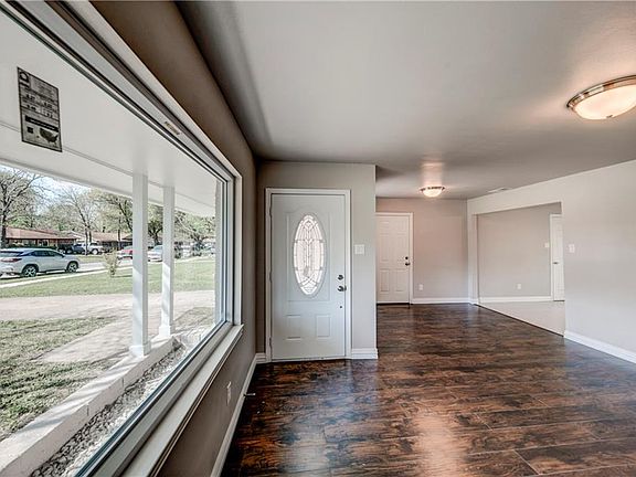 3rd image of 3737 Nabholtz Ln
