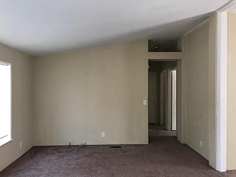 3rd image of 863 California Ave