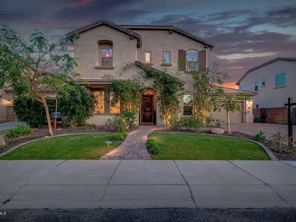 1st image of 2895 E Longhorn Dr