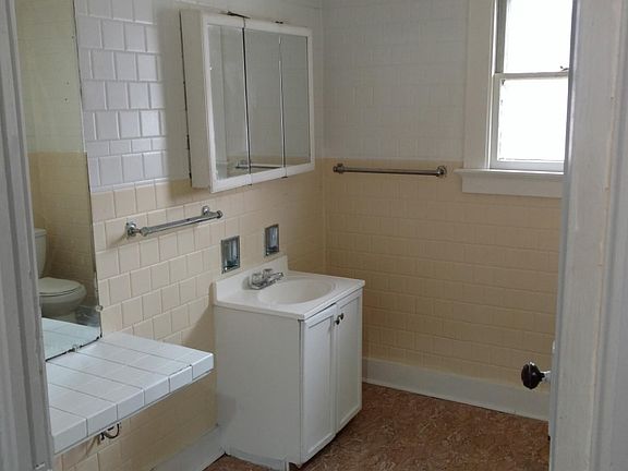 5th image of 639 Bayard Park Dr