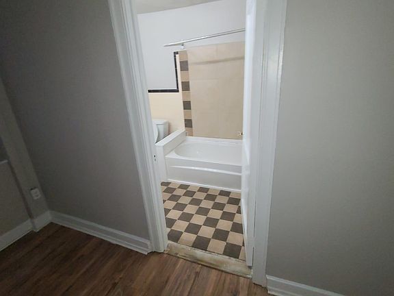 3rd image of 1321 Spruce St APT 3C