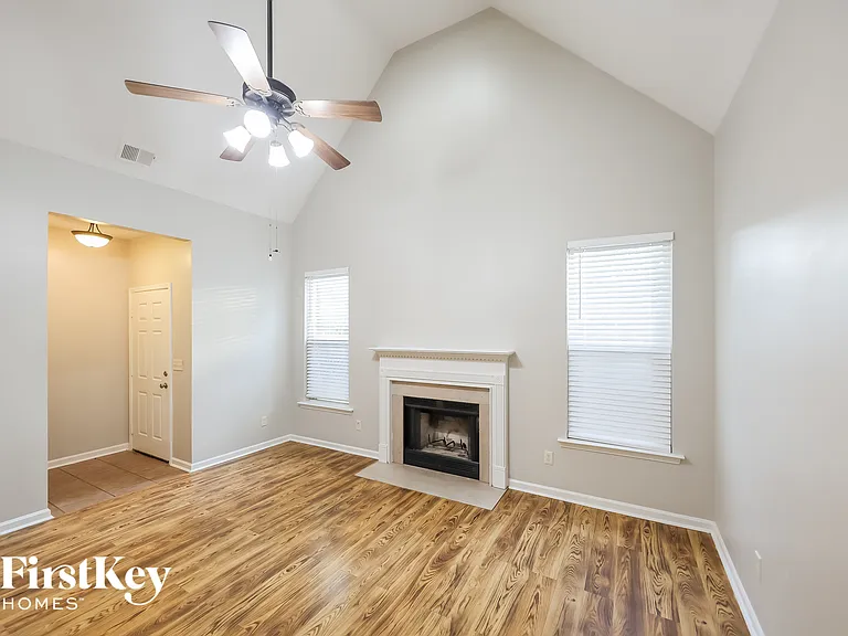 2132 Spaulding Pl — Photo 4