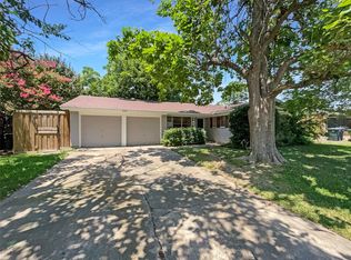 113 Roma Dr, Garland, TX 75041