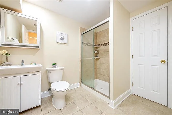 1439 G St NE — Photo 11