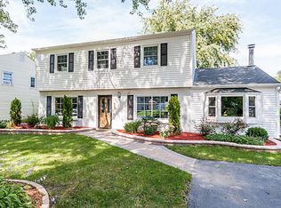 560 White Oak Rd, Bolingbrook, IL 60440