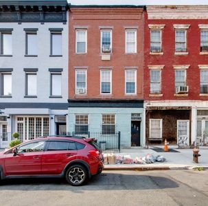23 Greenpoint Ave, Brooklyn, NY, 11222