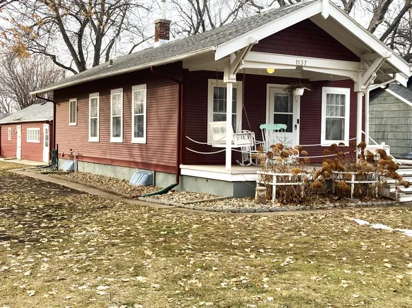 1137 Nebraska Ave SW, Huron, SD 57350