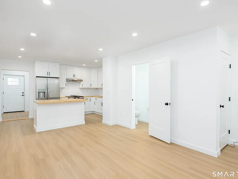 28 Townsend St — Photo 14