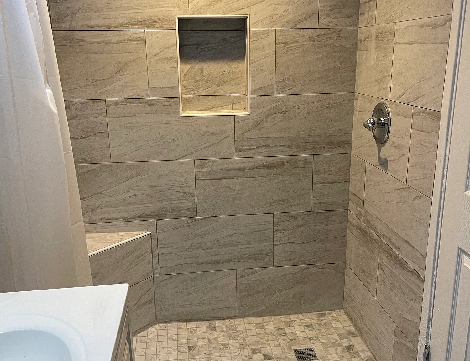 3 bed, 1305 sqft, $1,000 — Photo 1