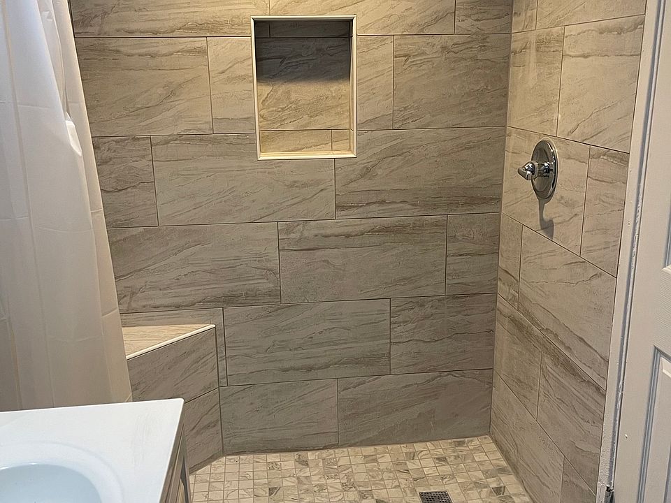 Shared shower with bedroom one