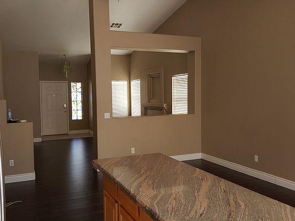4th image of 961 English Heather Dr
