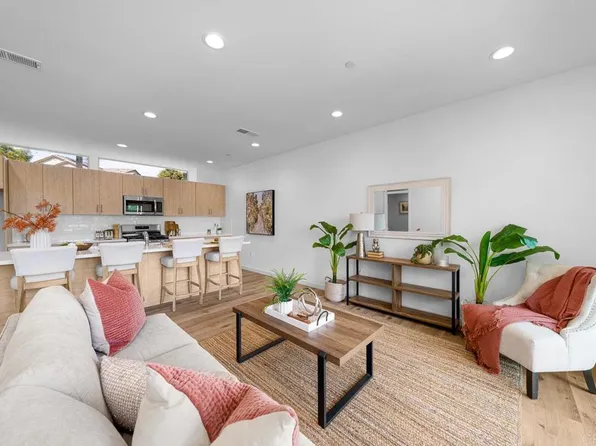 2250 Calle Chanate, Paradise Hills, CA 92139