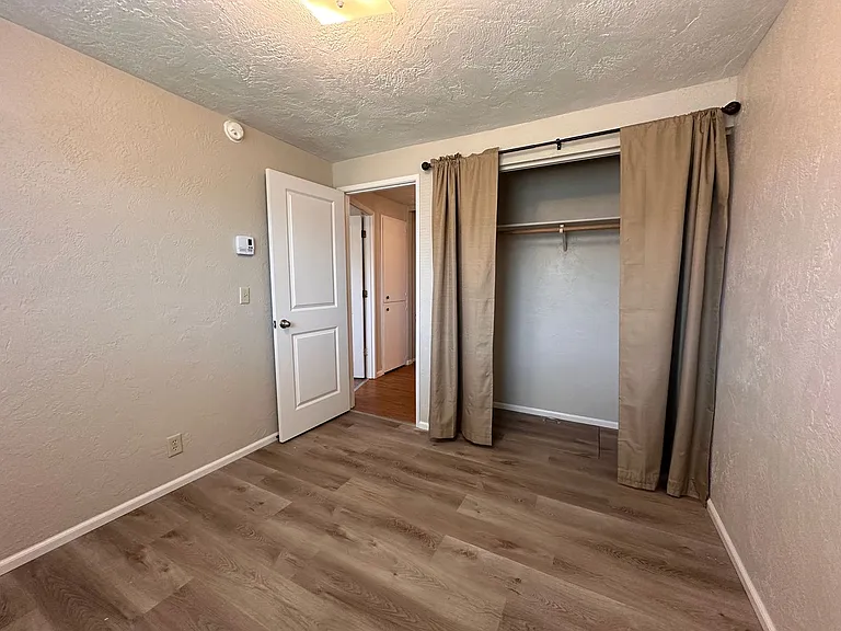 520 & 522 38th Place — Photo 21