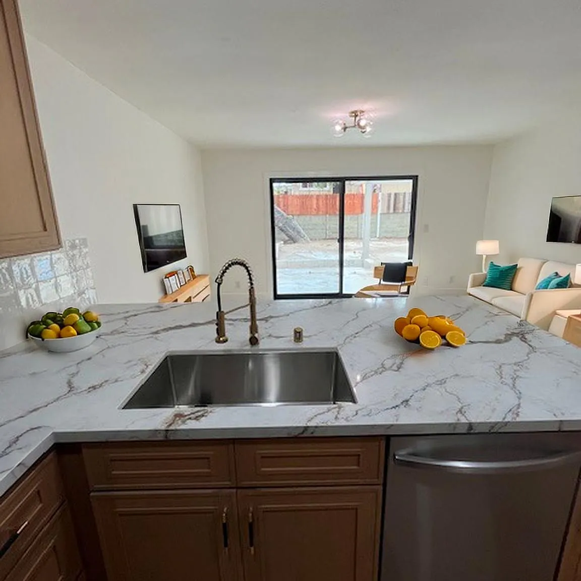 2 bed, 2224 sqft, $4,495 — Photo 4