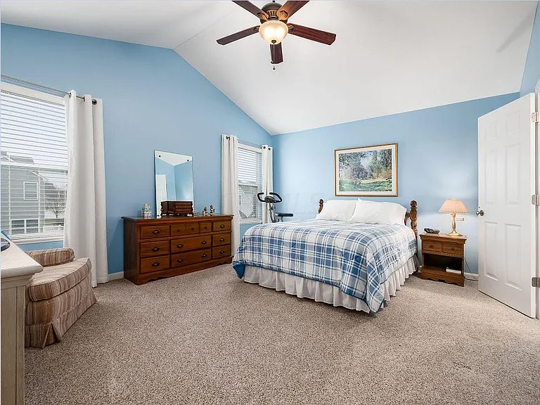 5694 Stearns Rd — Photo 23