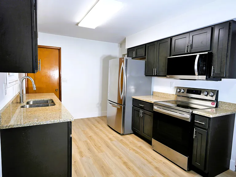 2908 Robert Pkwy — Photo 10