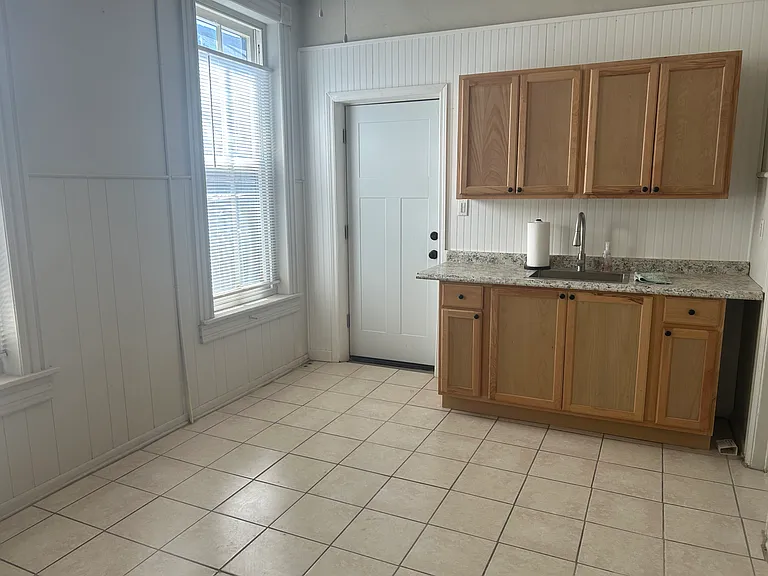 510 N 6th St #1 — Photo 14