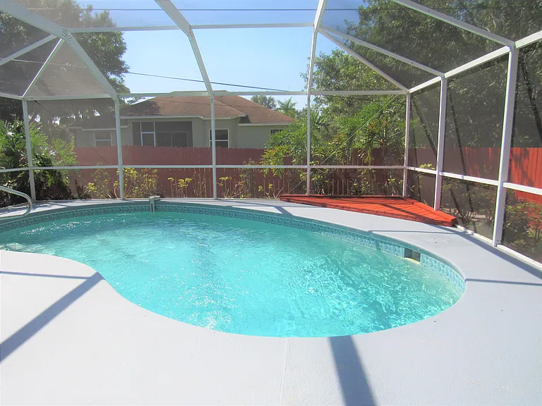 1242 SW Melrose Ave — Photo 3