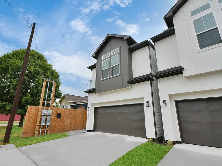 5516 Hardy St — Photo 2