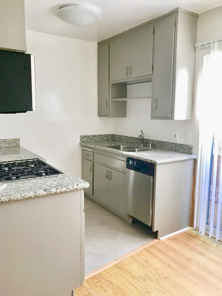 Studio, 500 sqft, $1,695 — Photo 3