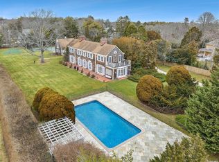 16 Sheppard St, Westhampton Beach, NY 11978