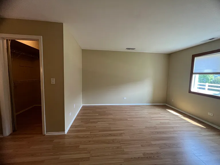 1102 Hinswood Dr — Photo 7