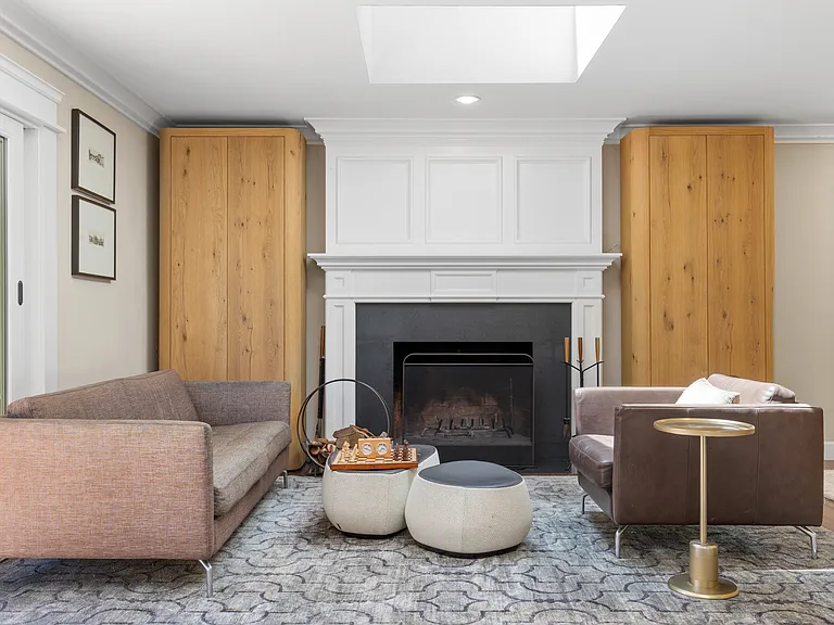 977 Continental Dr — Photo 11