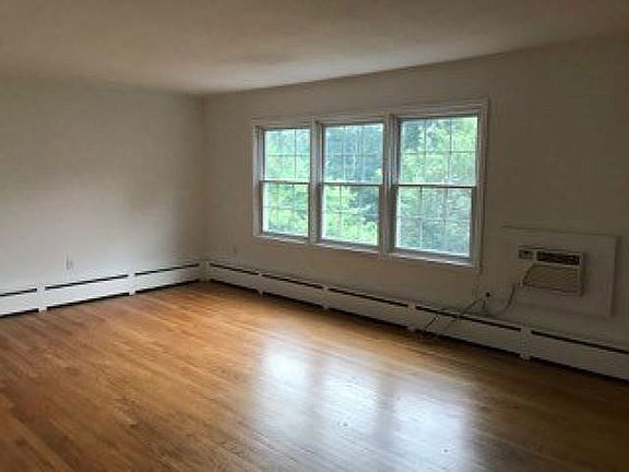 5th image of 228 Park St APT 8