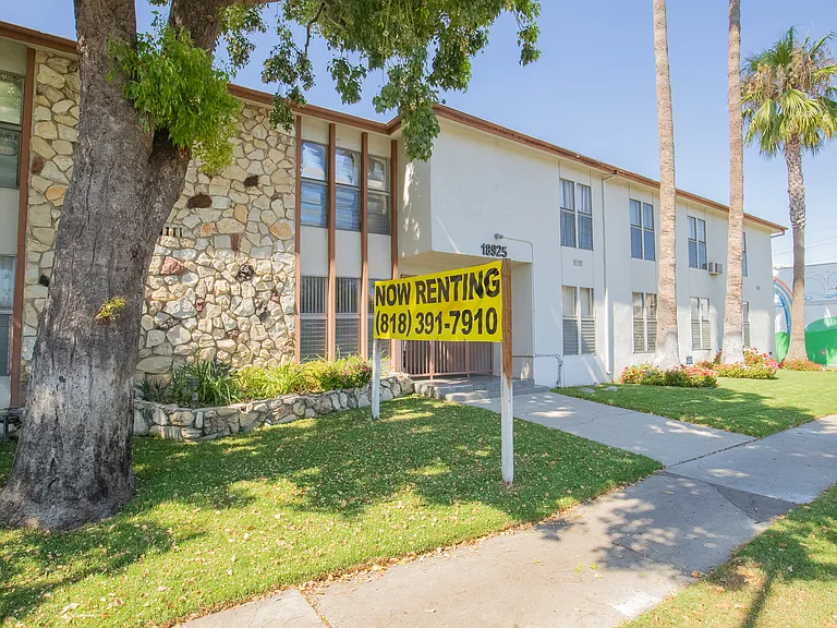 18953 Sherman Way — Photo 4