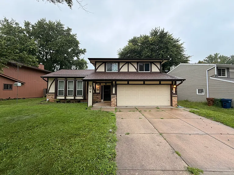 904 Kountze Memorial Dr — Photo 1