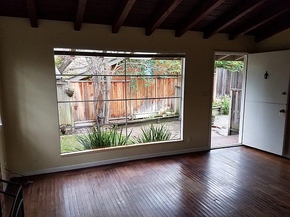 3rd image of 2065 Amherst St