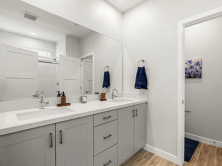 Avalon Townhomes — Photo 14